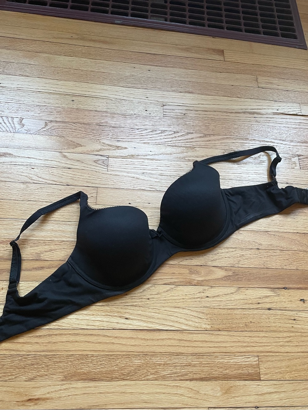 Victoria's Secret Black T-Shirt Bra - Smooth Moulded Cups